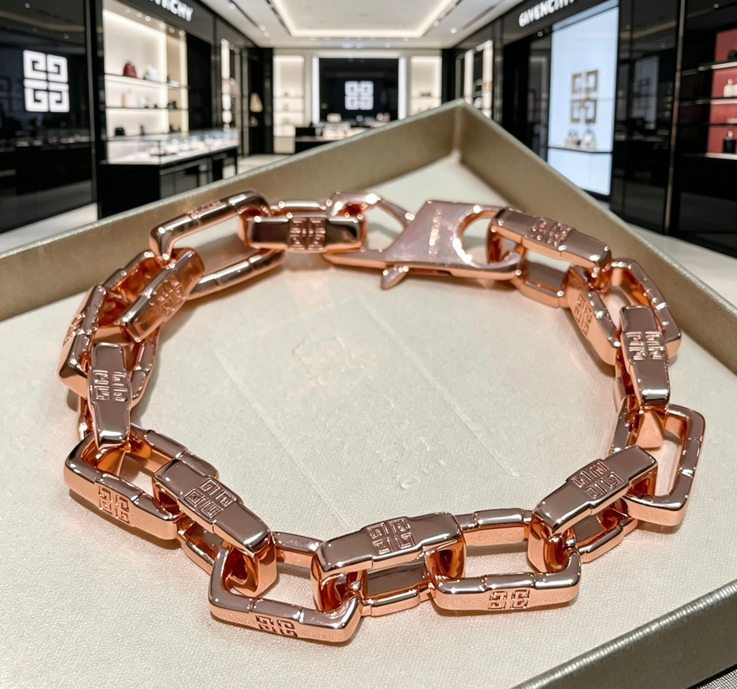 4G Emblem Emblem Bracelet – Design 04 side detail