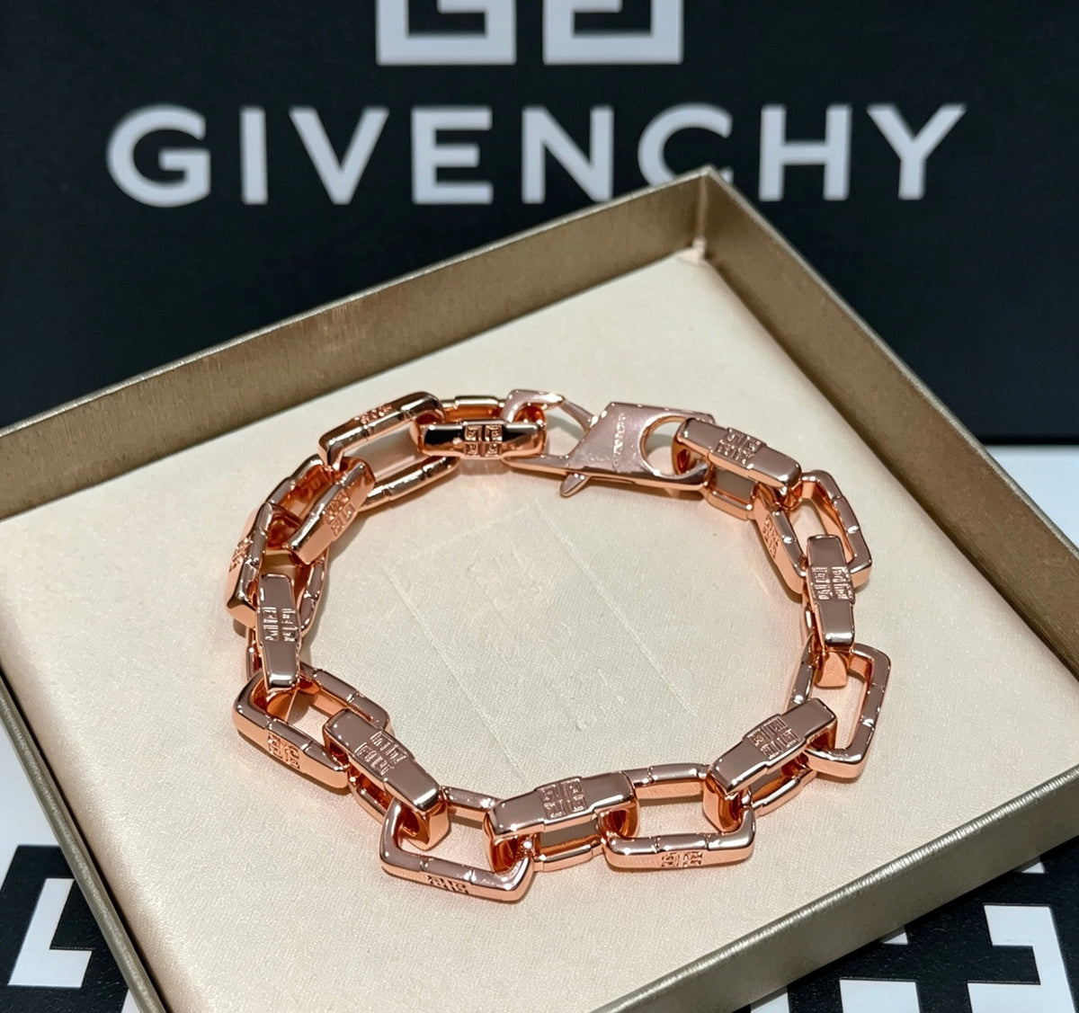 4G Emblem Emblem Bracelet – Design 04 front view