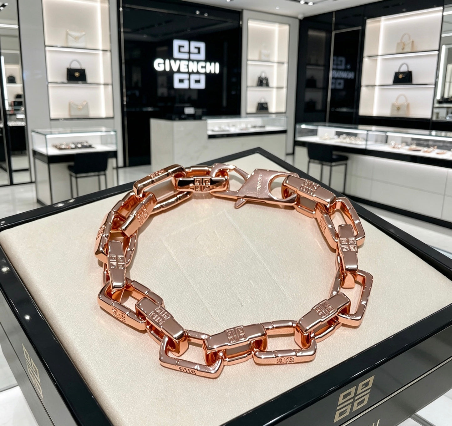 4G Emblem Emblem Bracelet – Design 10 main product view