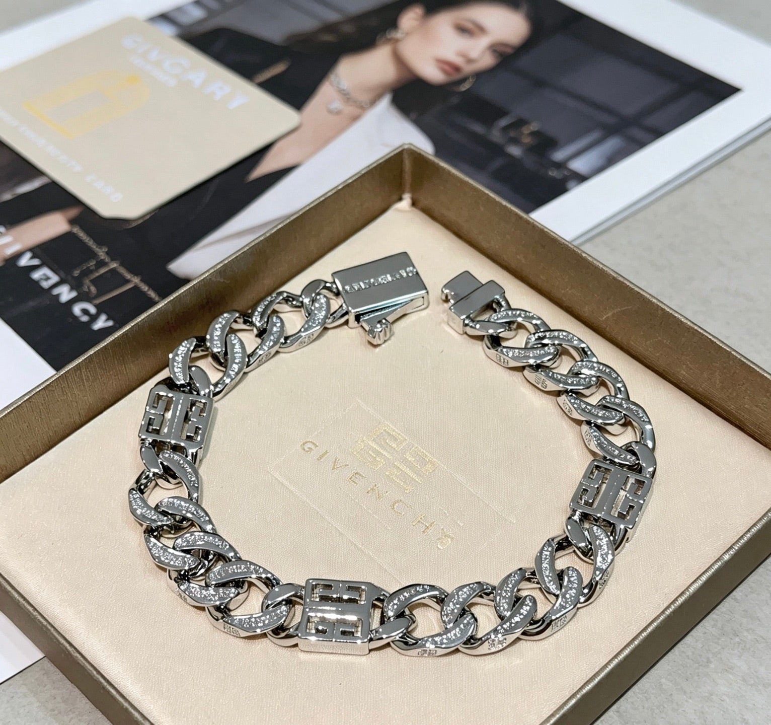 4G Emblem Emblem Bracelet – Design 03 side detail