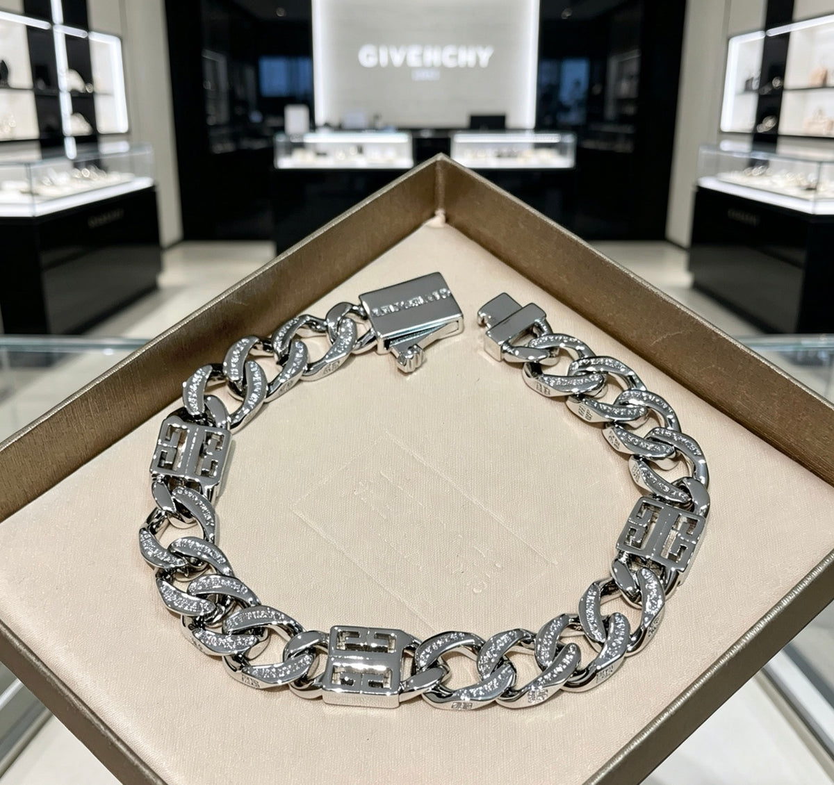 4G Emblem Emblem Bracelet – Design 03 front view