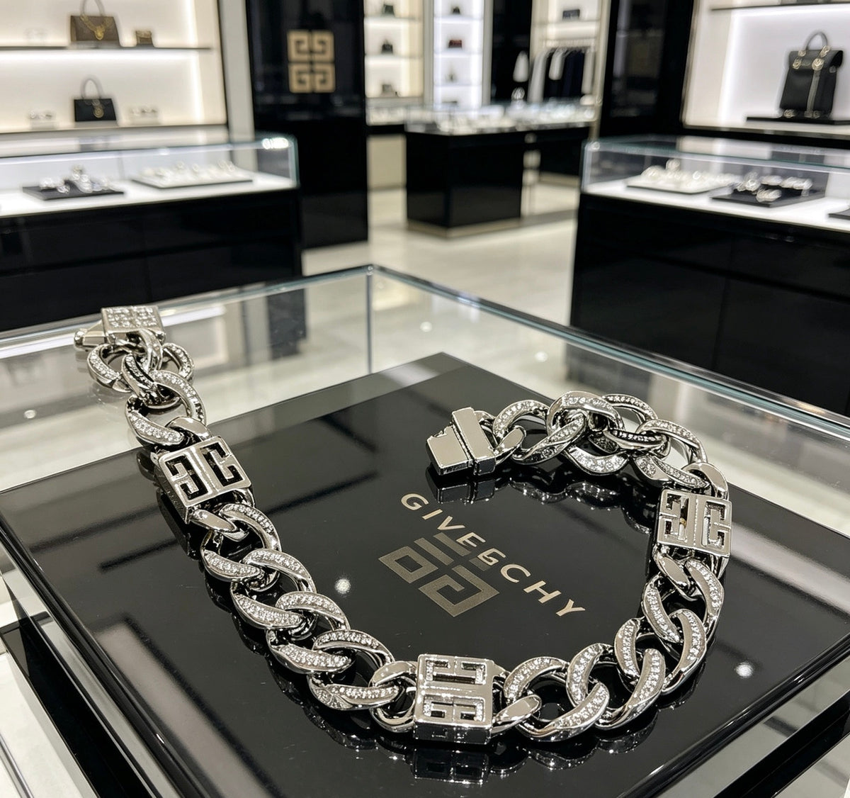 4G Emblem Emblem Bracelet – Design 09 main product view