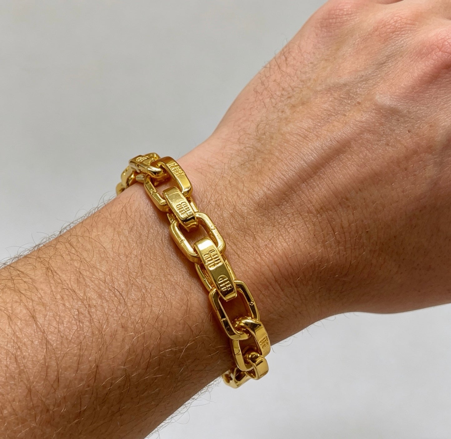 4G Emblem Emblem Bracelet – Design 07 front view