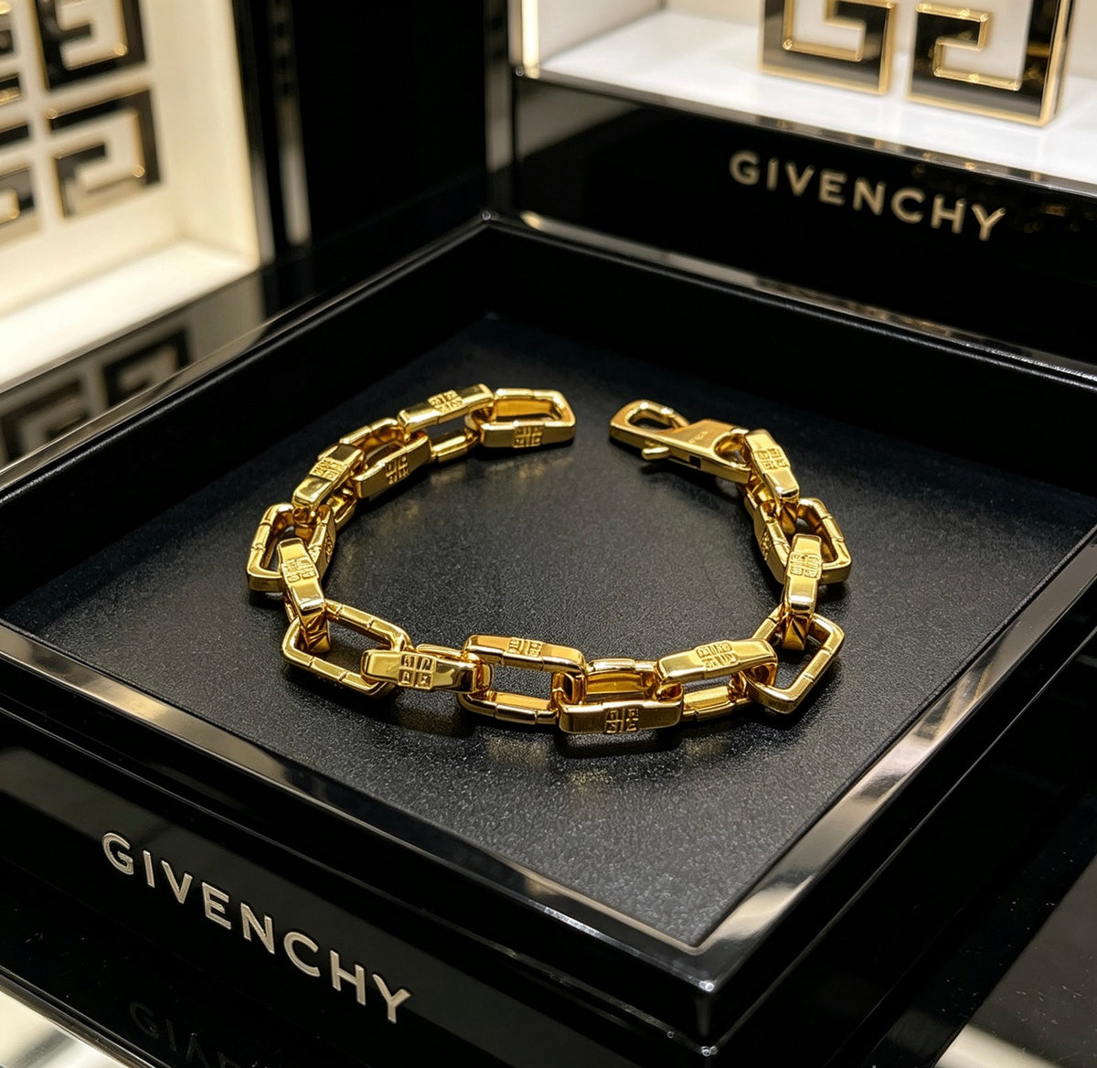 4G Emblem Emblem Bracelet – Design 01 main product view
