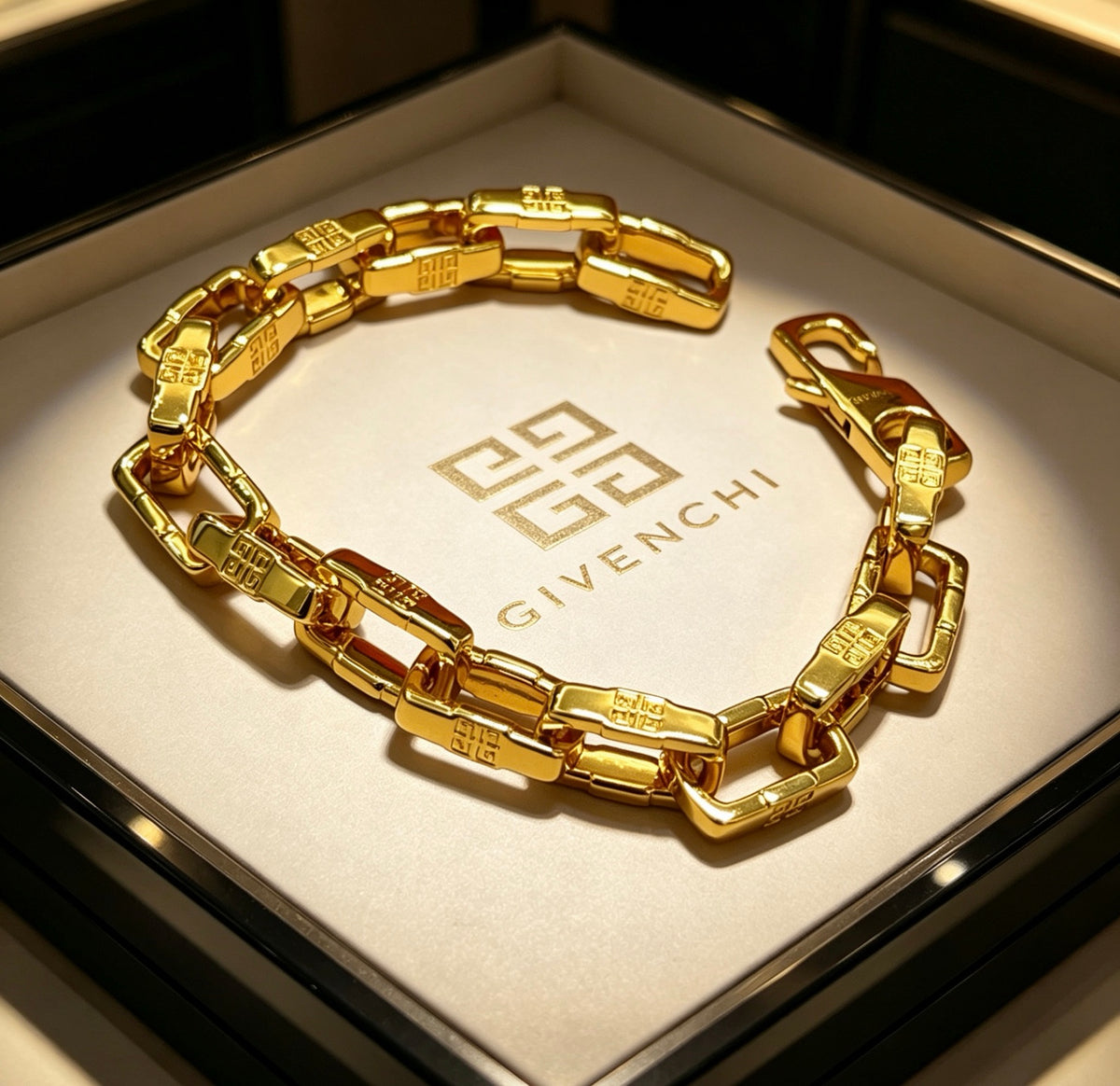 4G Emblem Emblem Bracelet – Design 07 main product view