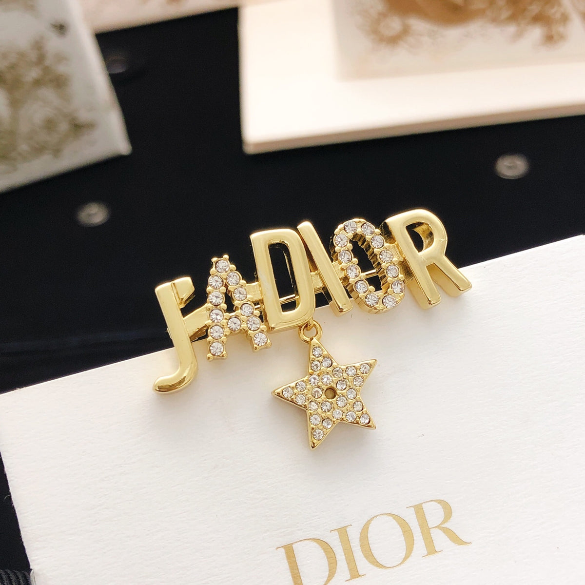 Star Motif Brooch Pin in Polished Metal-Tone – Design 006 main product view