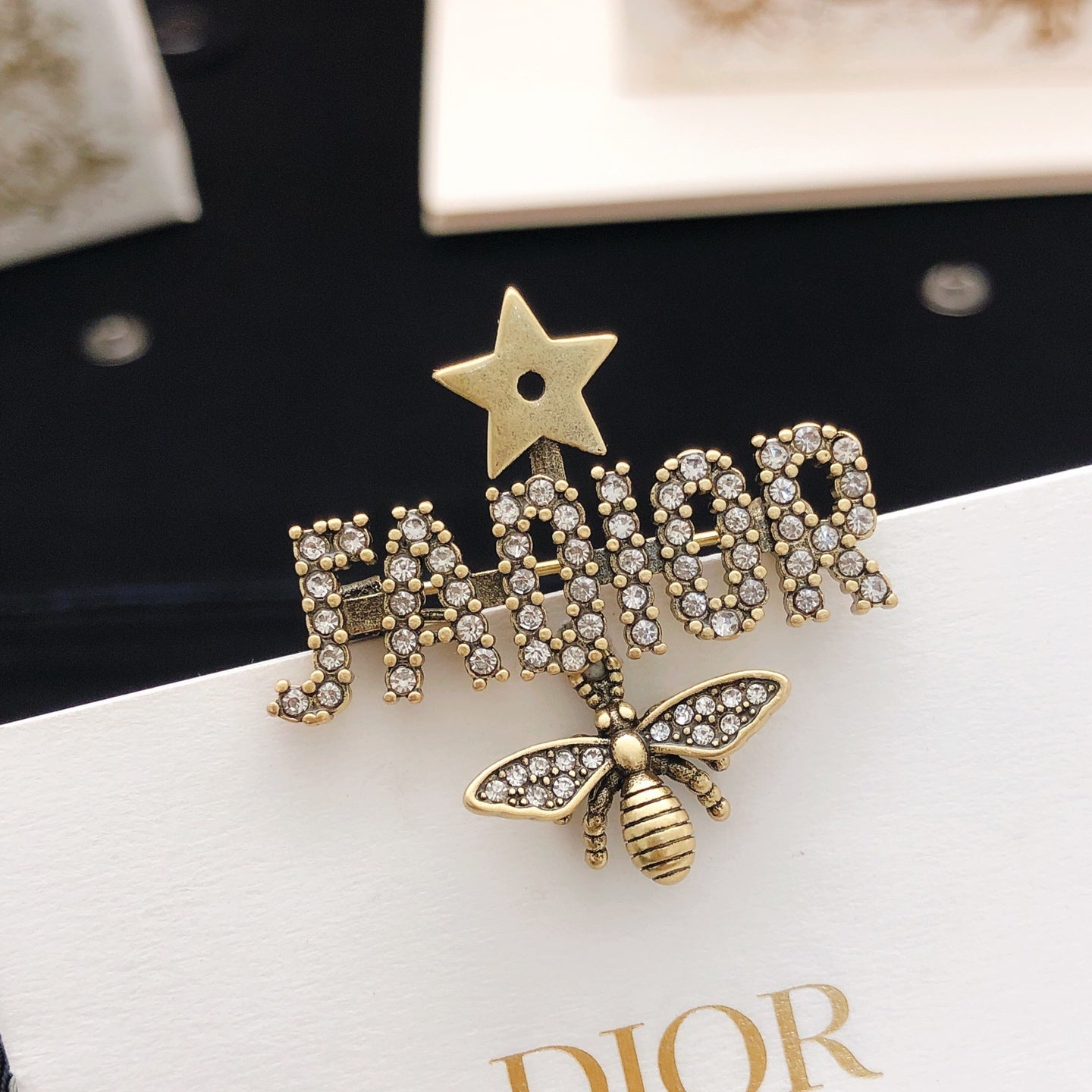 Star Motif Brooch Pin in Polished Metal-Tone – Design 005 main product view