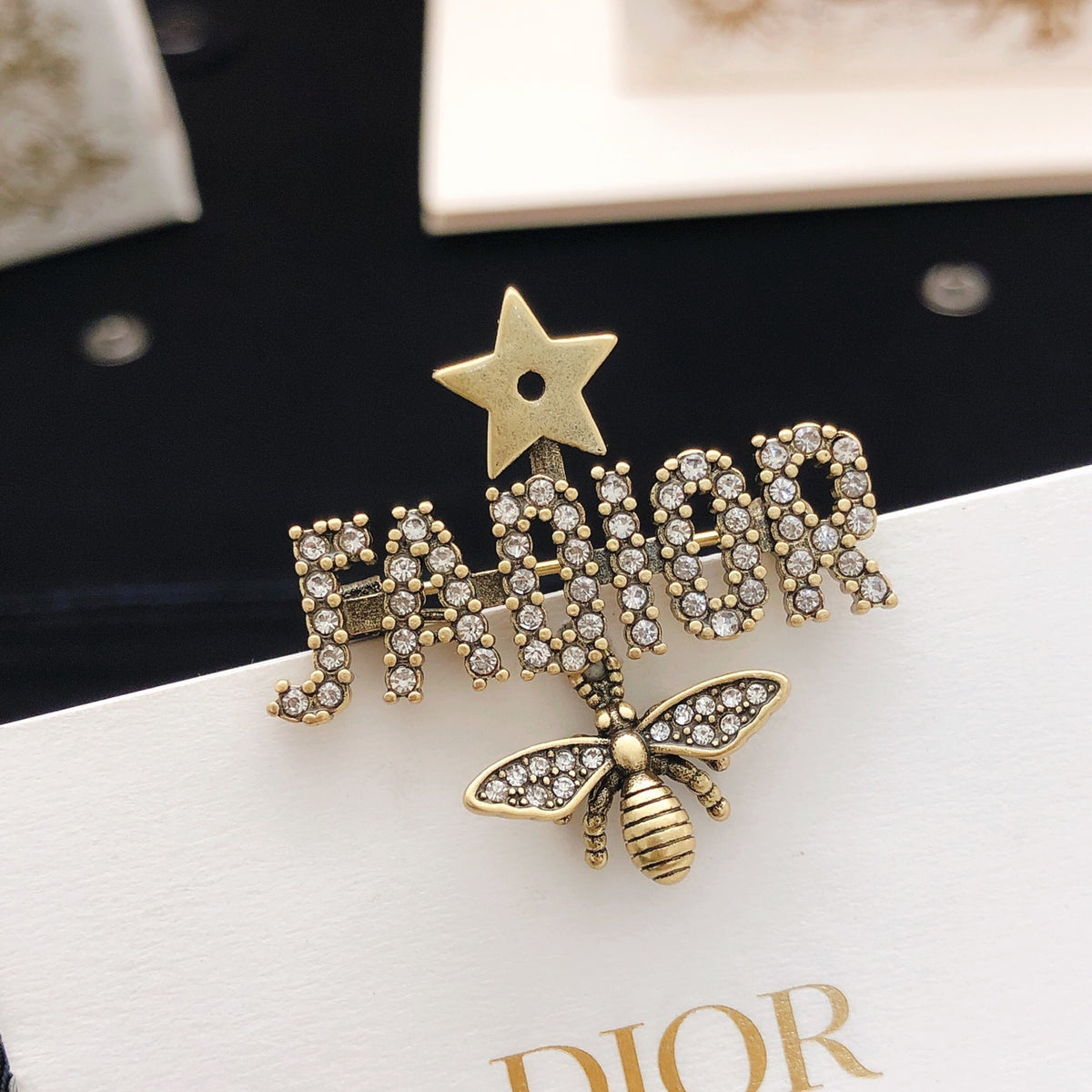 Star Motif Brooch Pin in Polished Metal-Tone – Design 005 main product view