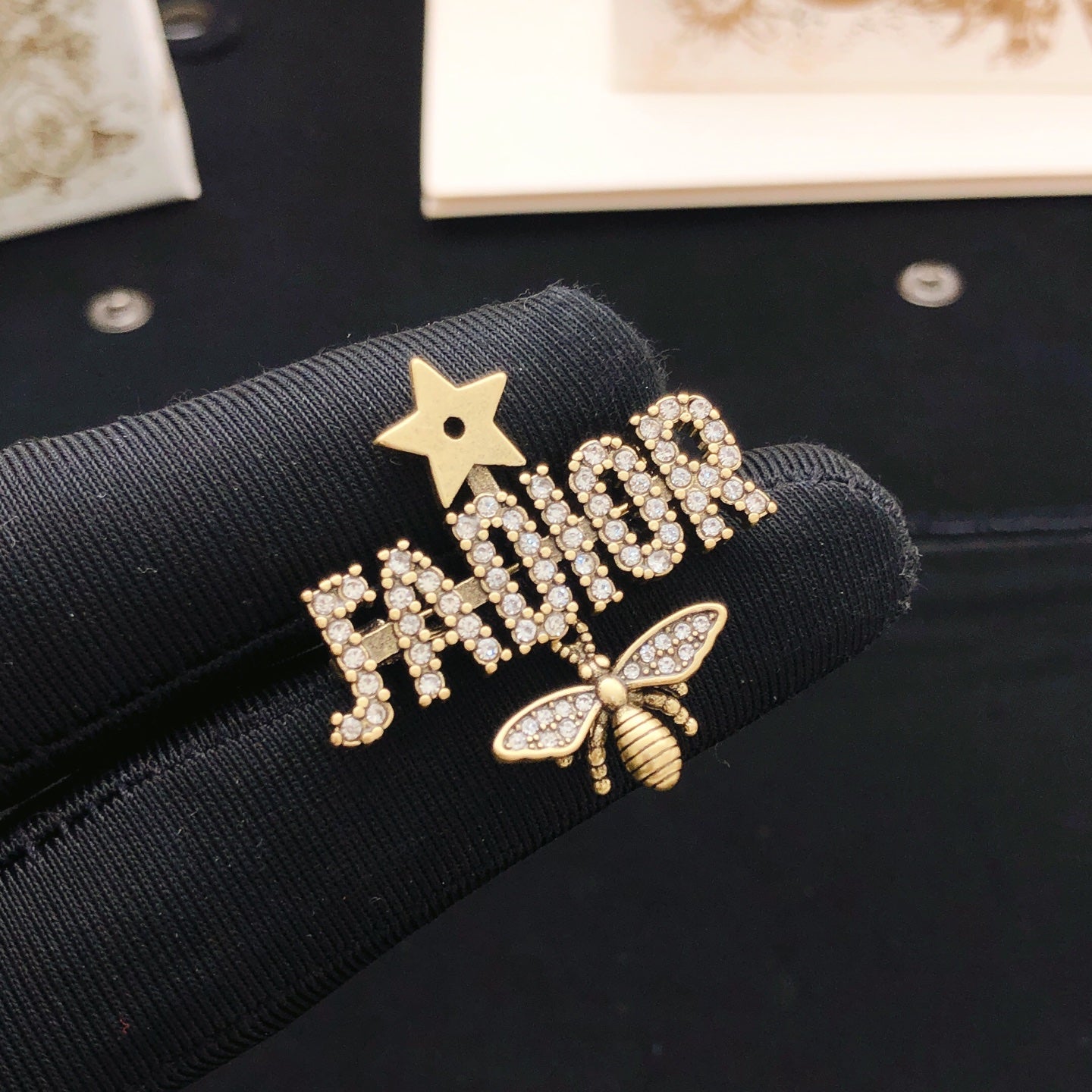Star Motif Brooch Pin in Polished Metal-Tone – Design 005 side detail