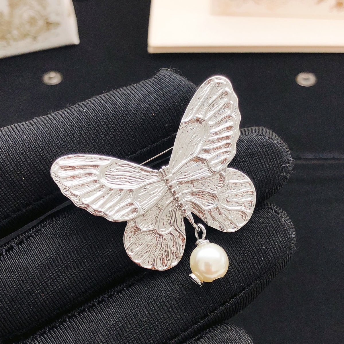 Bow & Butterfly Motif Brooch Pin in Polished Metal-Tone – Design 002 side detail