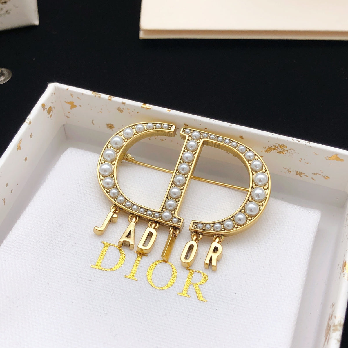 Graphic Letter Motif Brooch Pin in Polished Metal-Tone – Design 010 detail view