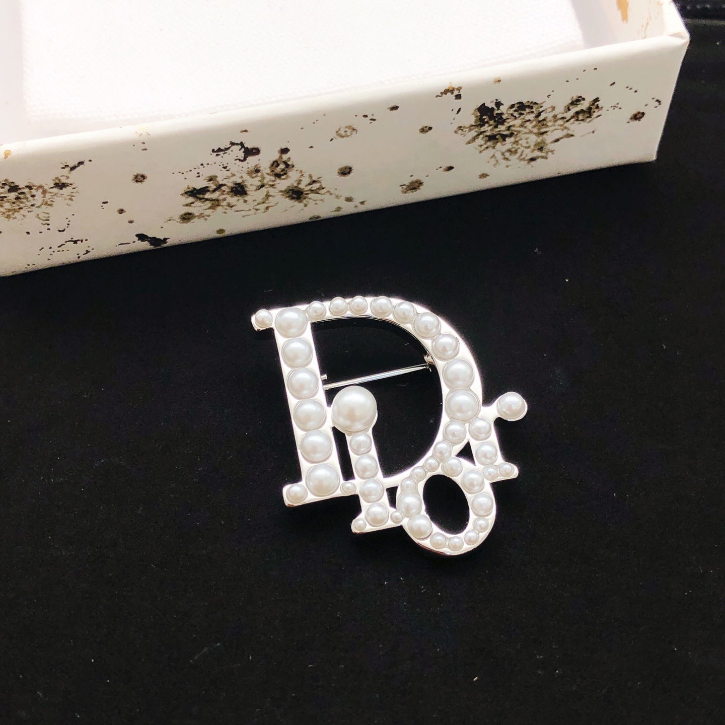 Sculptural Brooch Pin in Polished Metal-Tone – Design 016 front view