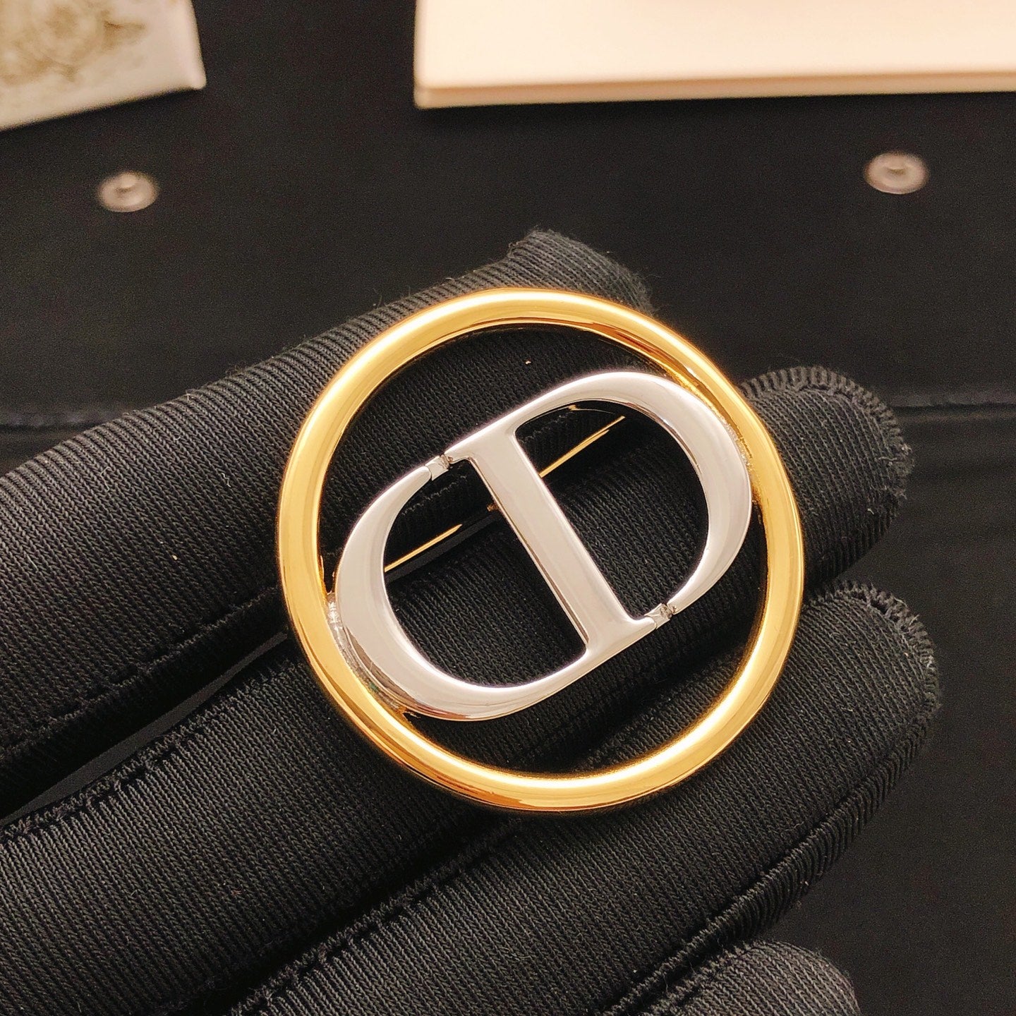 Sculptural Jewelry Accessory in Silver-Tone – Design 001 side detail