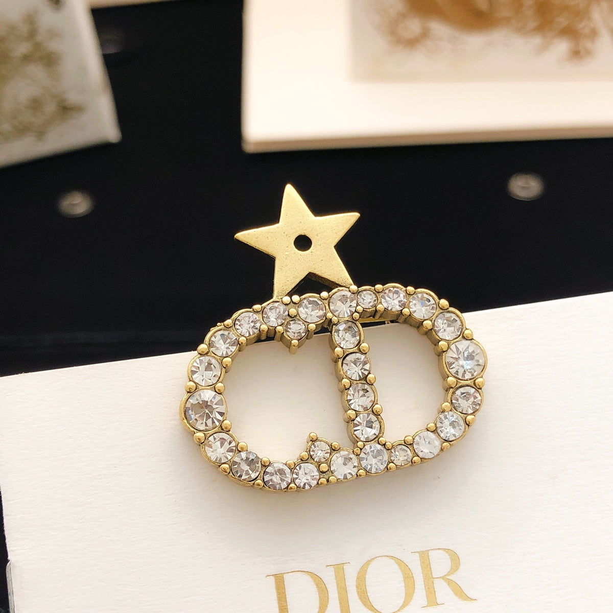 Star Motif Brooch Pin in Polished Metal-Tone – Design 003 main product view