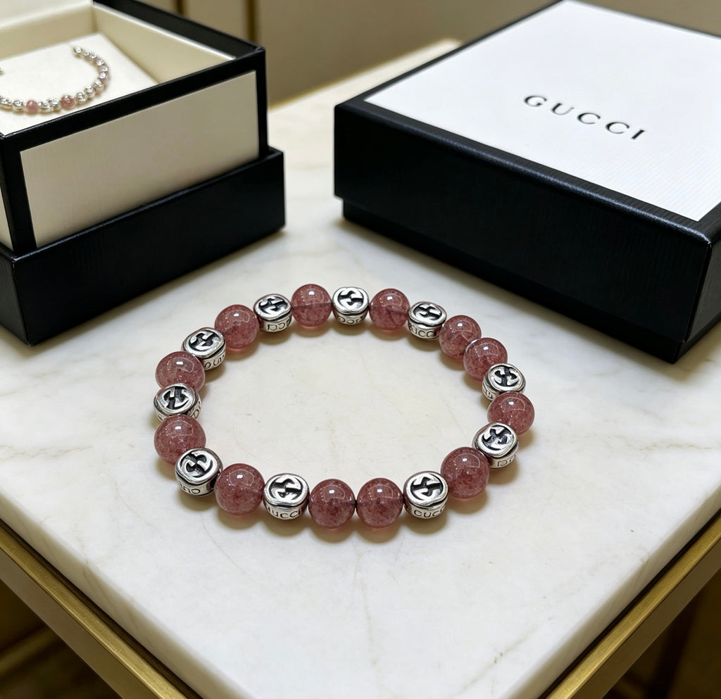 Double-G Emblem Beaded Bracelet in Polished Metal-Tone – Agate Detail – Design 013 close-up detail
