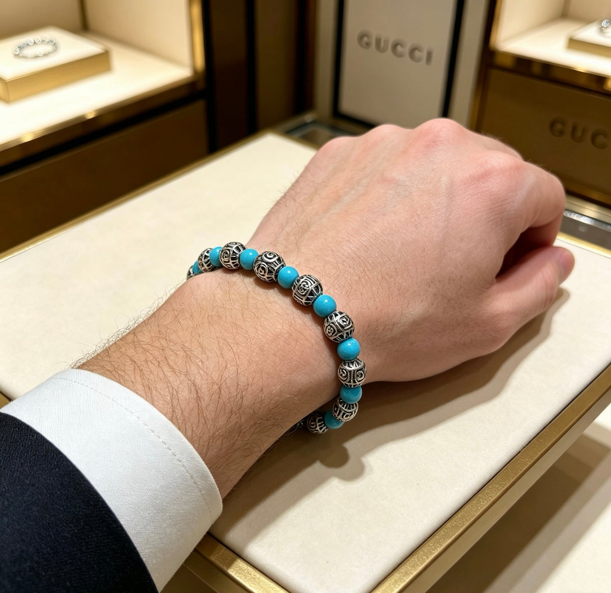 Double-G Emblem Beaded Bracelet in Polished Metal-Tone – Agate Detail – Design 012 detail view