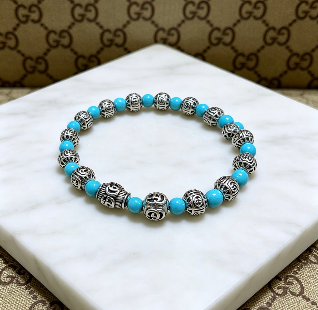 Double-G Emblem Beaded Bracelet in Polished Metal-Tone – Agate Detail – Design 023 close-up detail
