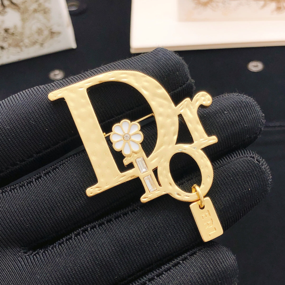 Graphic Letter Motif Brooch Pin in Polished Metal-Tone – Design 008 front view