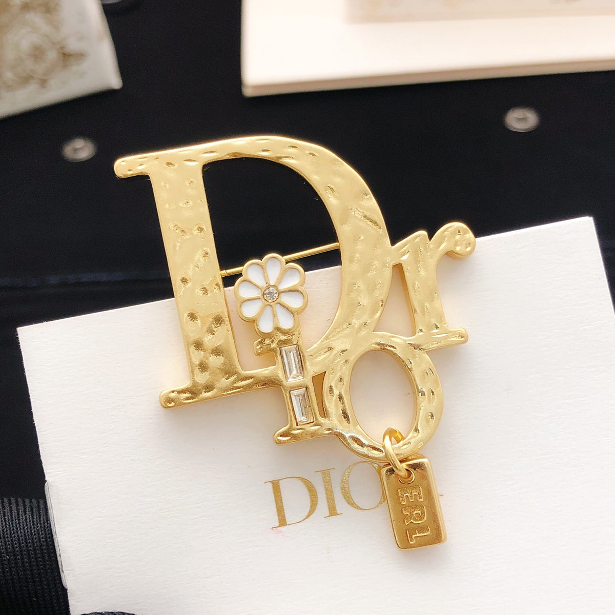 Graphic Letter Motif Brooch Pin in Polished Metal-Tone – Design 008 main product view