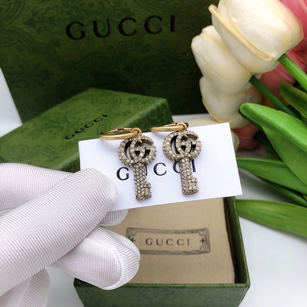 Double-G Emblem Stud Earrings in Silver-Tone – Vintage Detail front product view