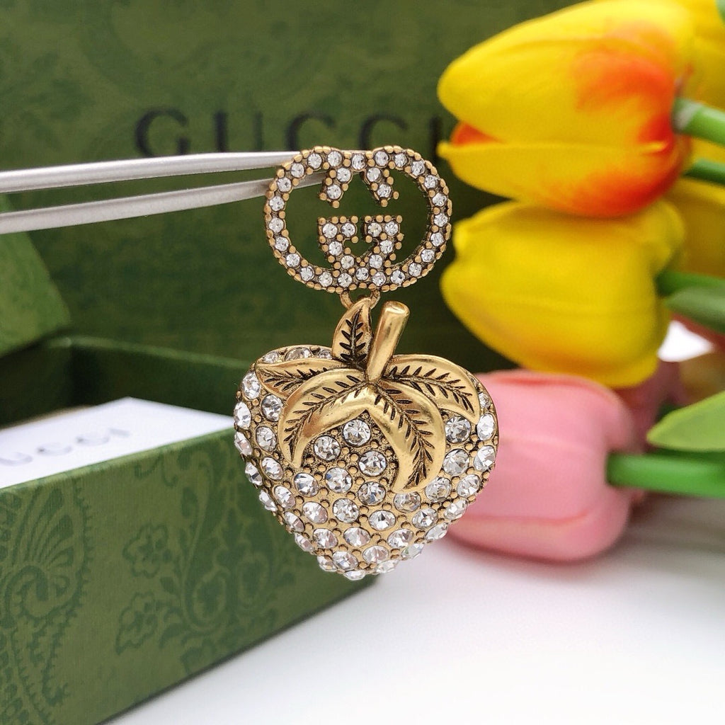 Geometric Emblem Hair Accessory – Crystal Detail close-up detail