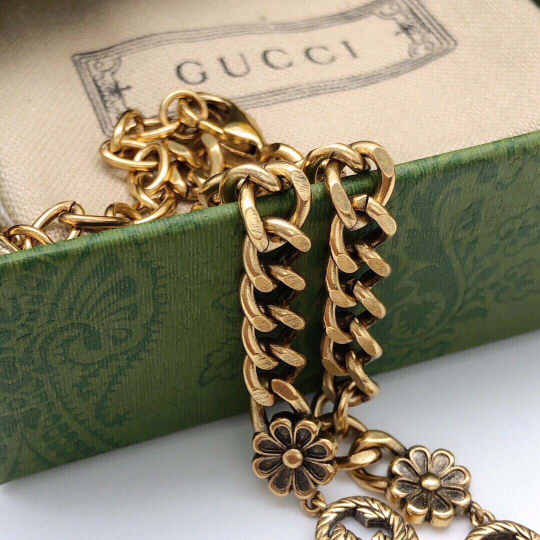 Double-G Emblem Pendant Necklace in Polished Metal-Tone – Design 084 close-up detail