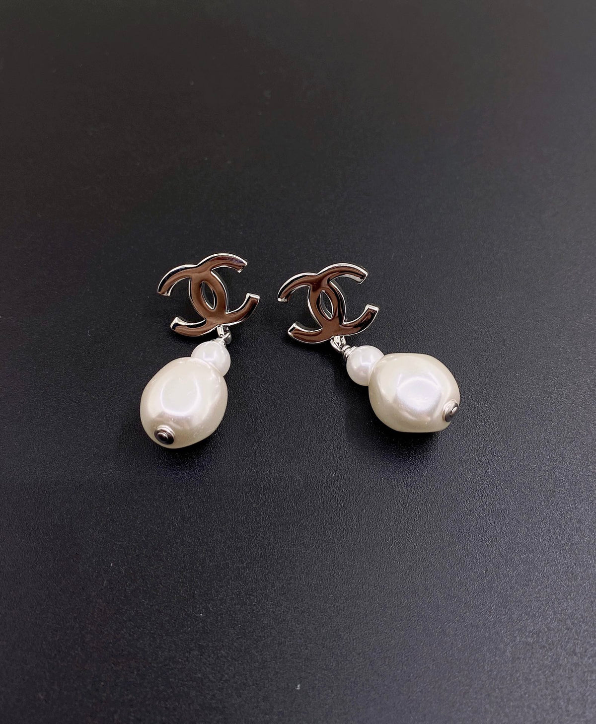 Pearl Pearl-Detail Statement Earrings – Pearl Detail – Design 004 main product view