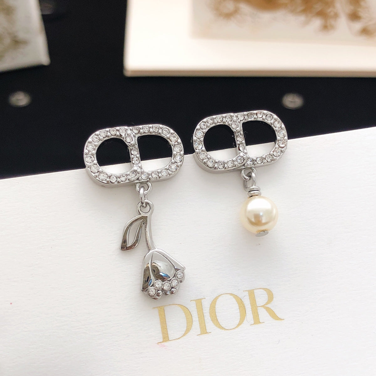 Pearl-Style Motif Stud Earrings in Polished Metal-Tone with Pearl-Style Detail – Design 011 main product view