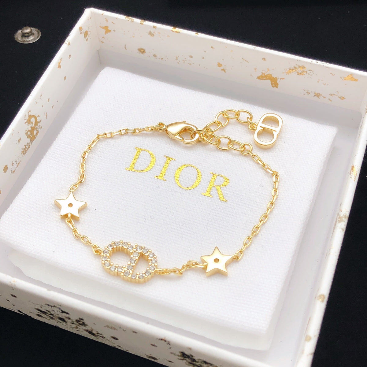 Star Motif Statement Bracelet in Polished Metal-Tone – Design 003 detail view
