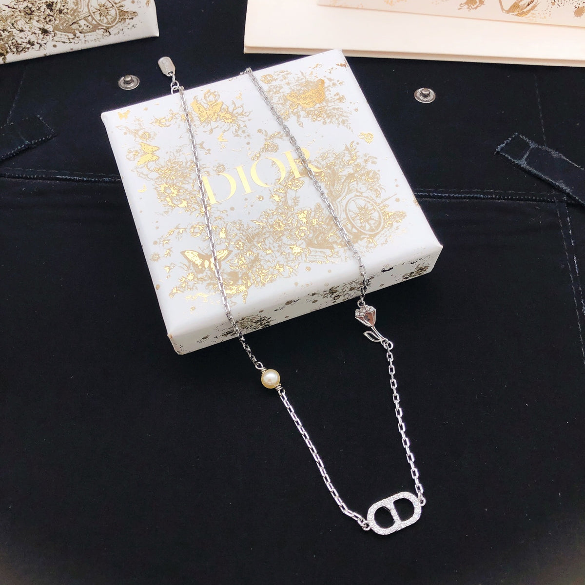 Floral Motif Pendant Necklace in Polished Metal-Tone – Design 001 front view