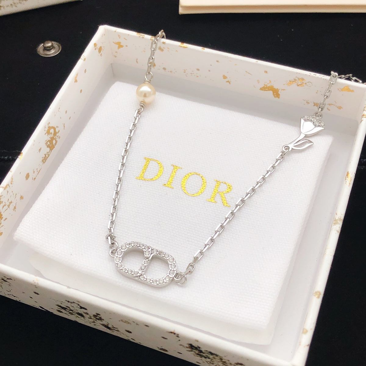 Floral Motif Pendant Necklace in Polished Metal-Tone – Design 001 main product view