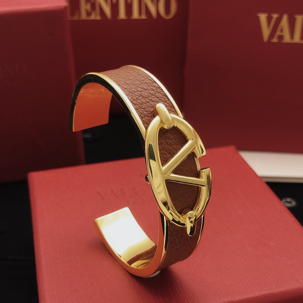 Signature Emblem Cuff Bracelet in Gold-Tone – Design 01 side detail