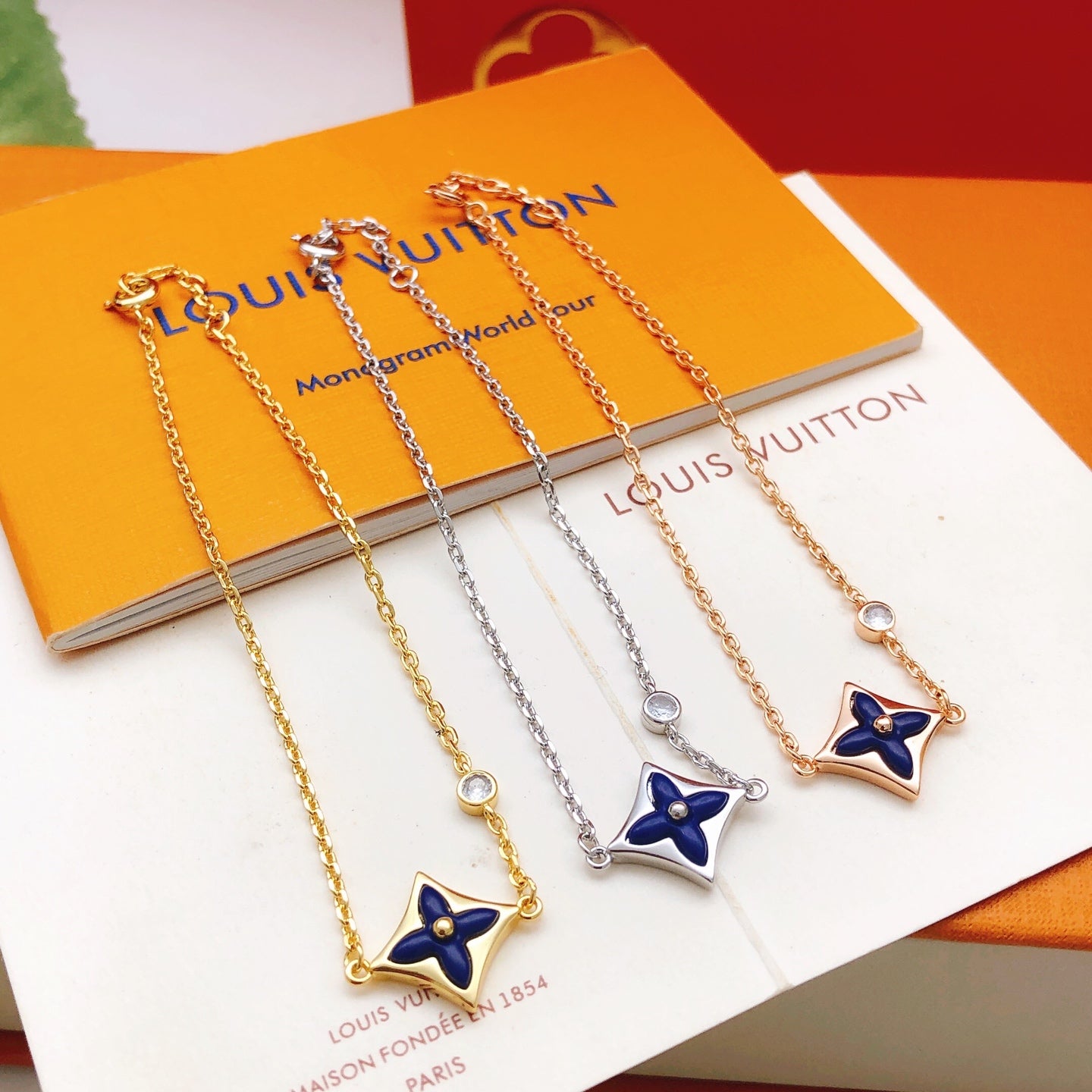 Geometric Emblem Bracelet in Gold-Tone – Blue Detail – Design 006 close-up detail