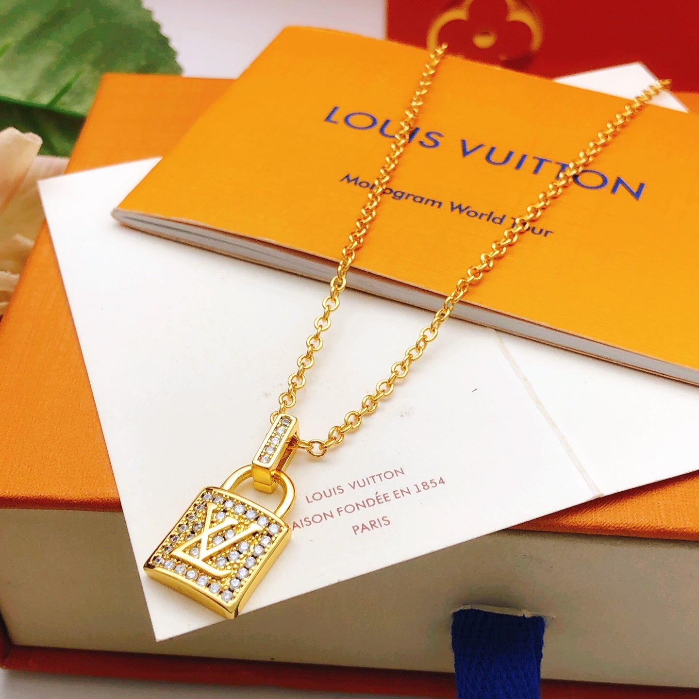 Lock Pendant Necklace in Gold-Tone – Design 007 side detail