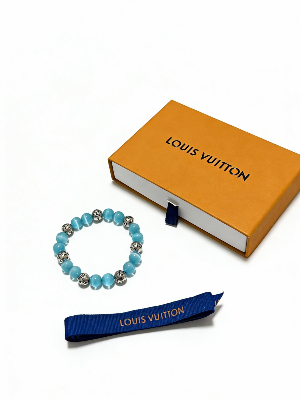Geometric Emblem Bracelet in Silver-Tone – Design 027 side detail