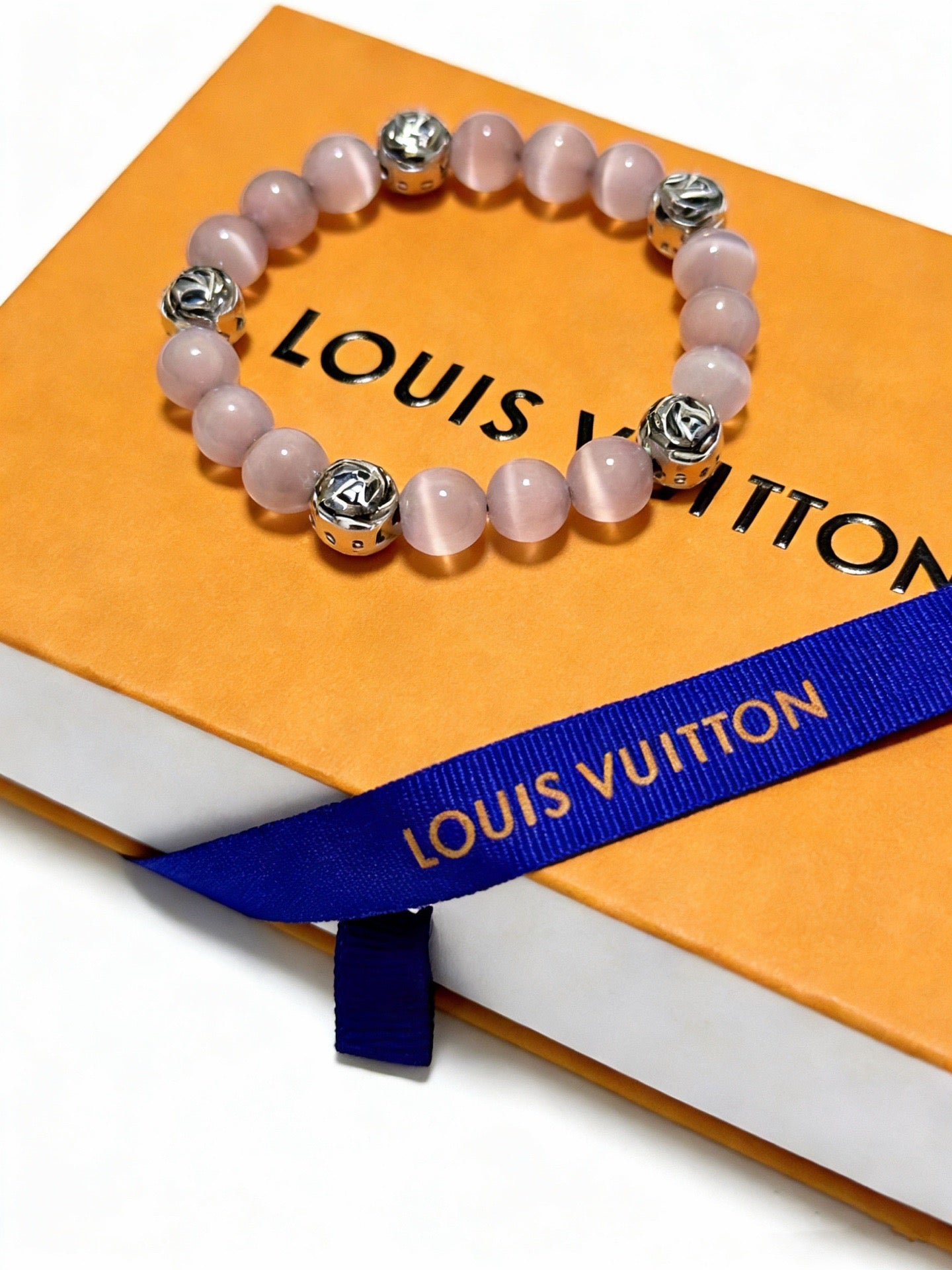 Geometric Emblem Bracelet in Silver-Tone – Design 025 close-up detail