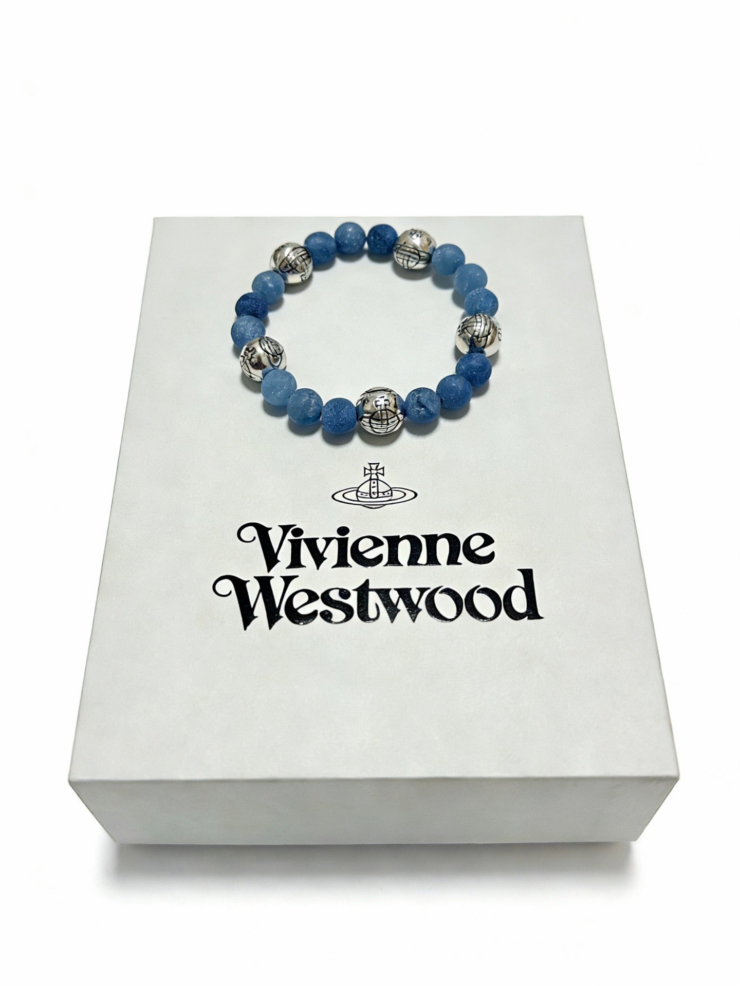 Orb-Inspired Emblem Bracelet in Silver-Tone – Vintage Detail – Design 015 main product view