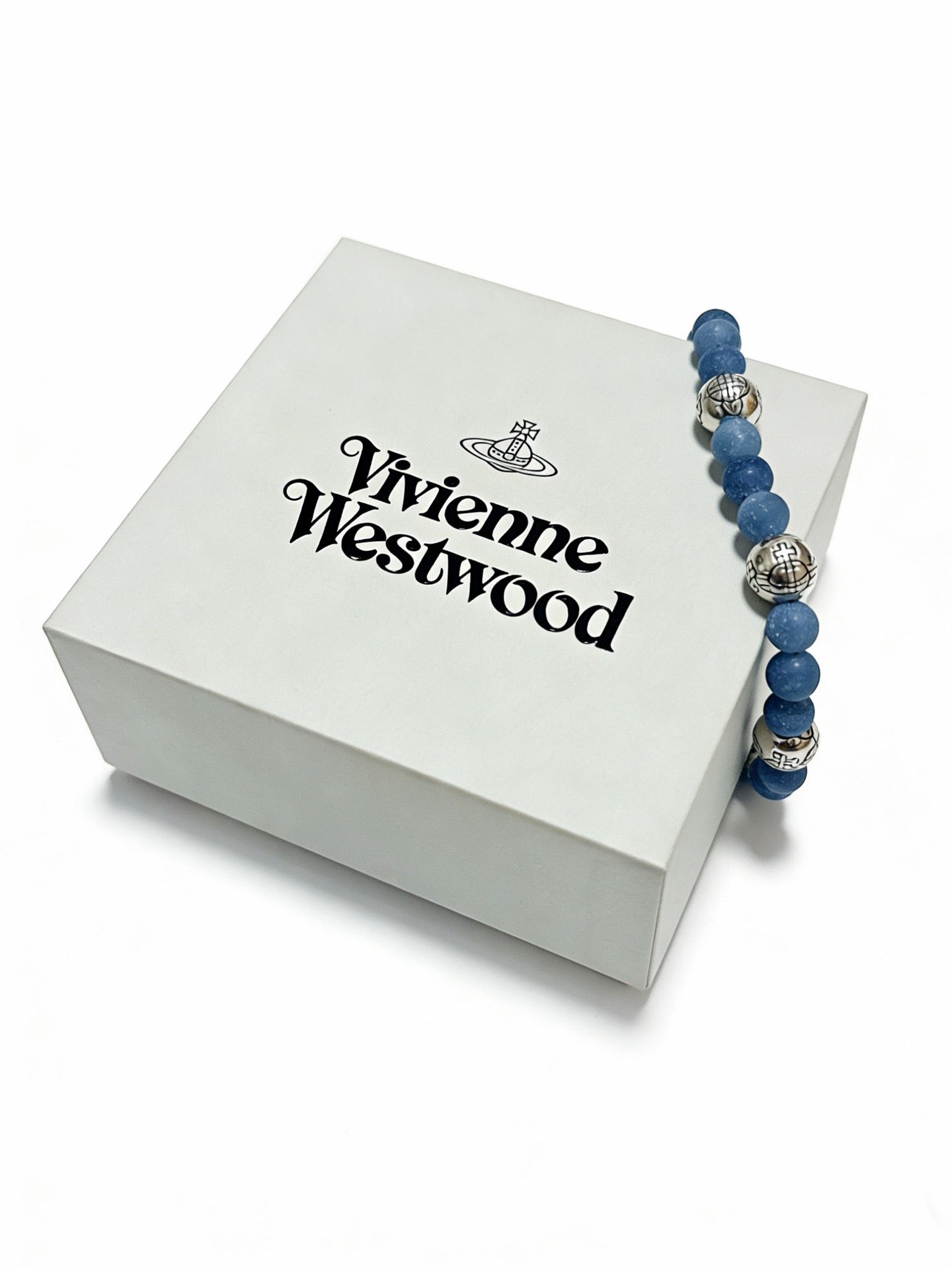 Orb-Inspired Emblem Bracelet in Silver-Tone – Vintage Detail – Design 015 close-up detail