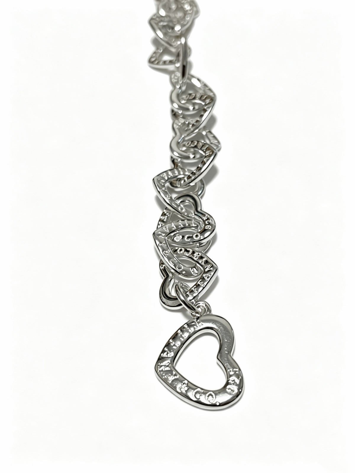 Signature Motif Bracelet in Silver-Tone – Vintage Detail – Design 78 close-up detail