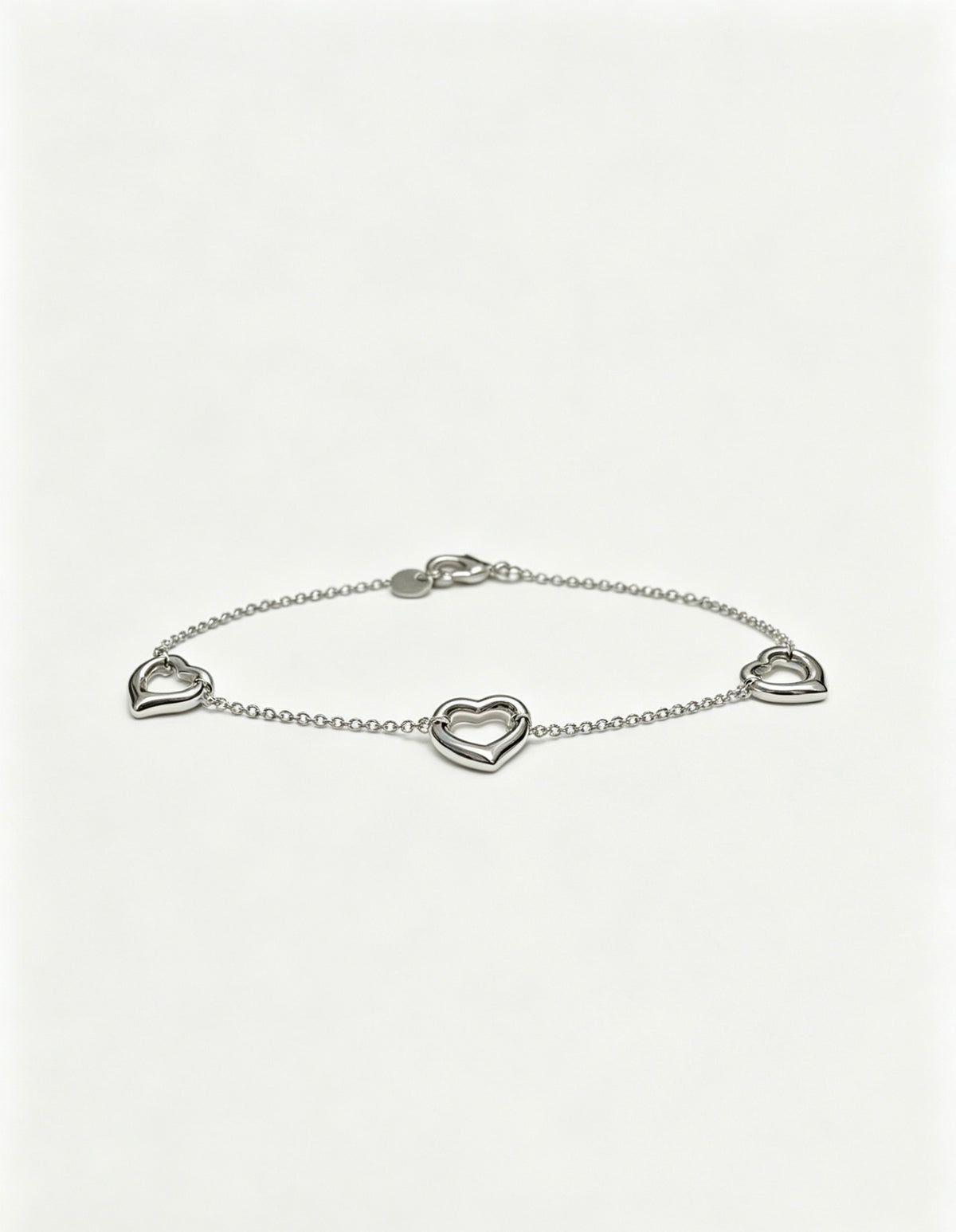 Signature Motif Bracelet in Silver-Tone – Vintage Detail – Design 75 detail view
