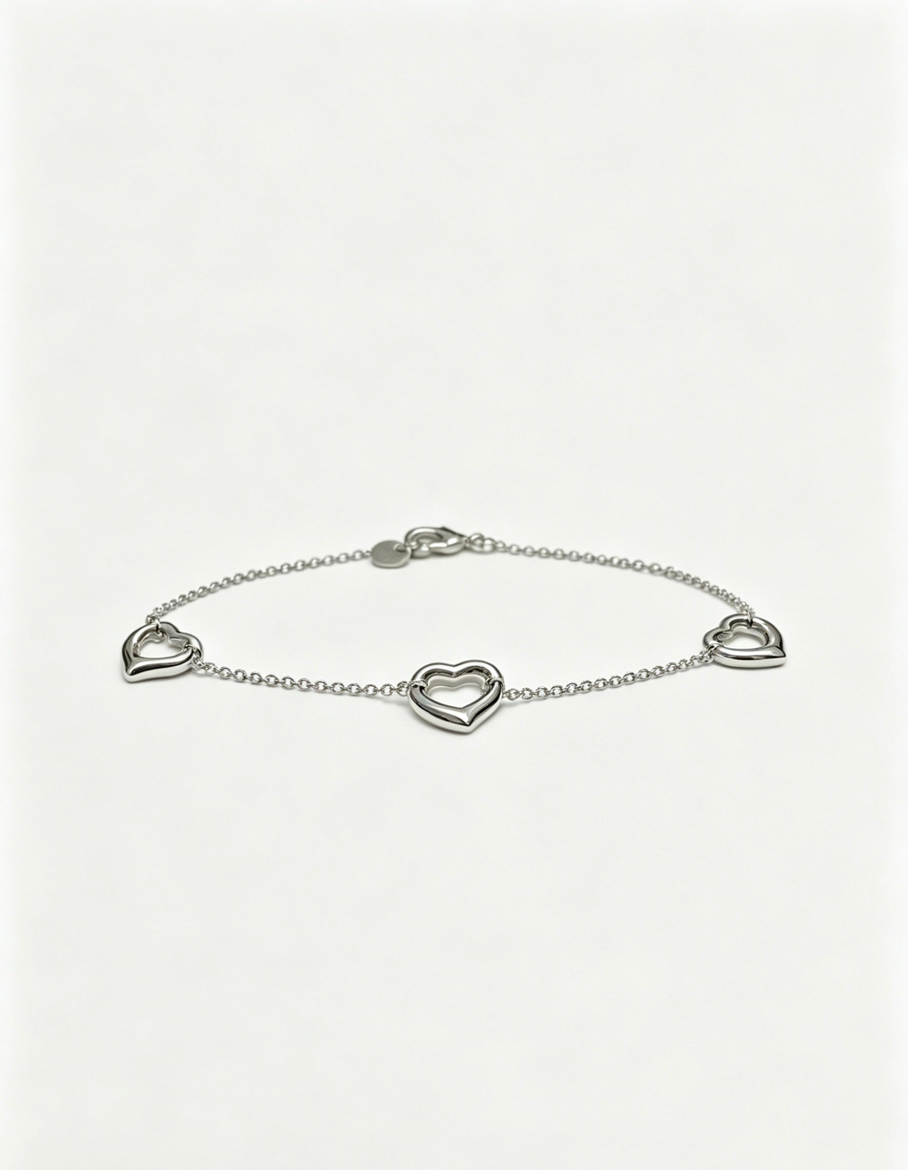Signature Motif Bracelet in Silver-Tone – Vintage Detail – Design 75 detail view