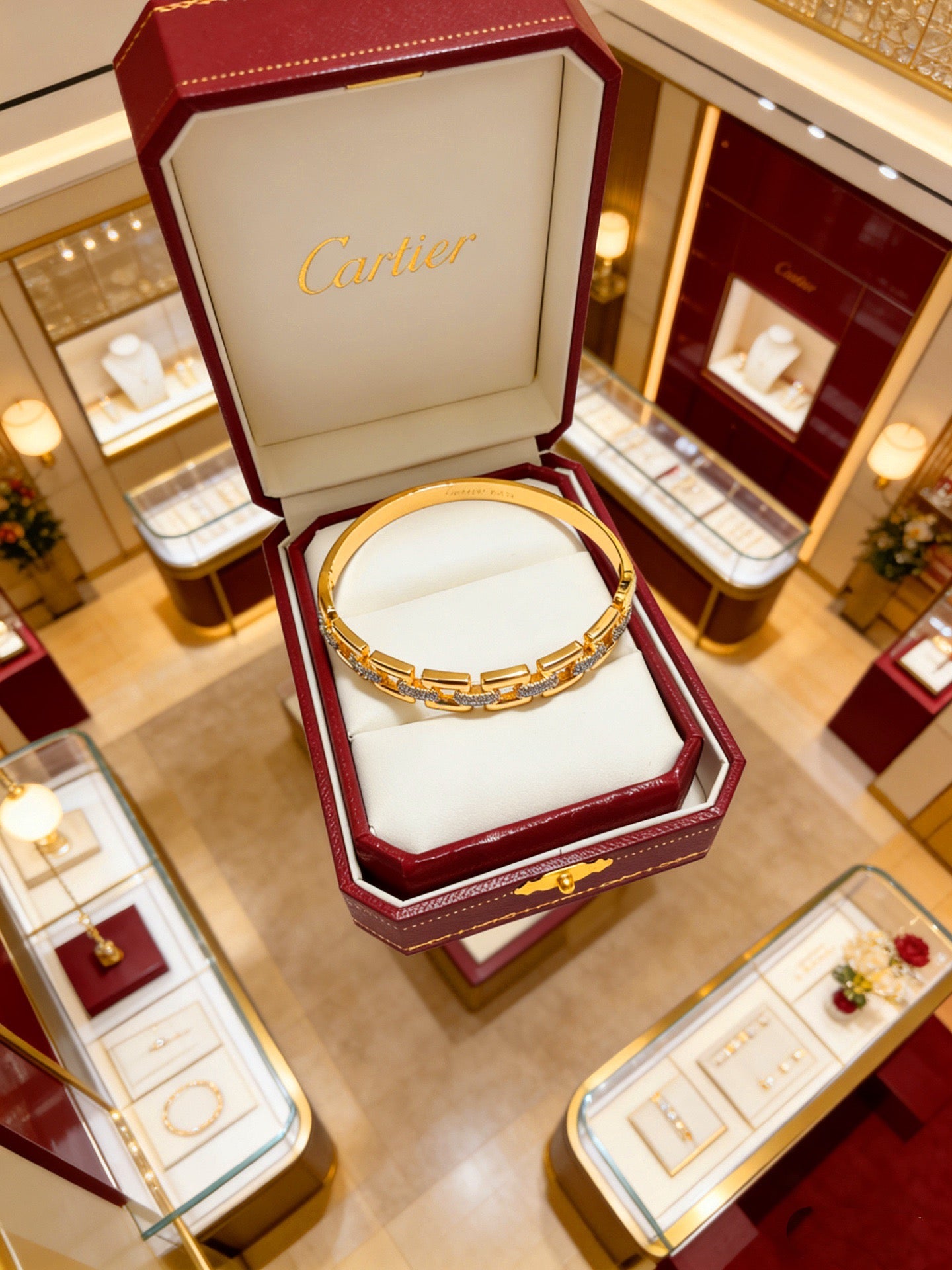 Sculptural Statement Bracelet in Gold-Tone – Design 165 close-up detail