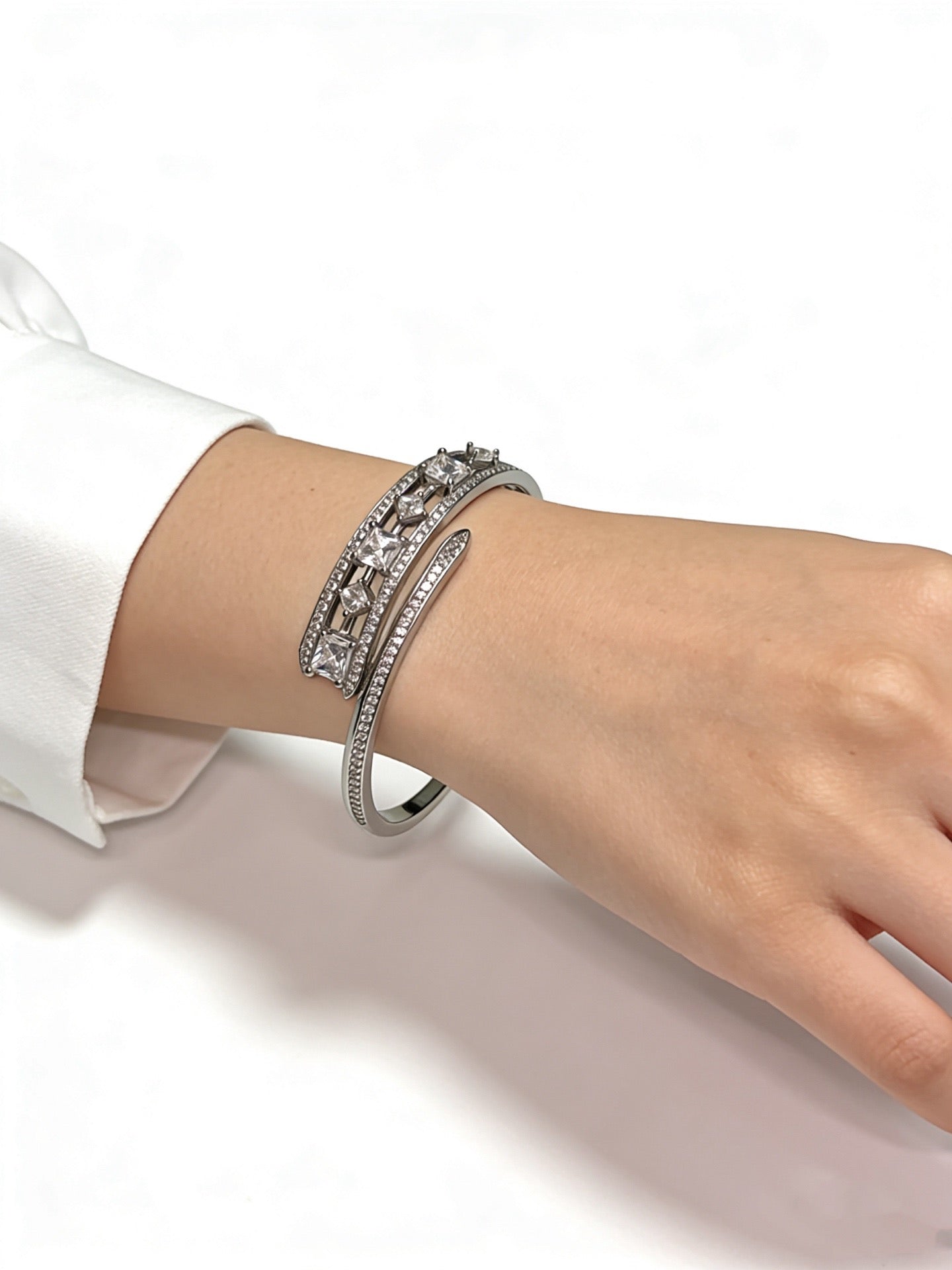 Sculptural Statement Bracelet in Gold-Tone – Design 189 side detail