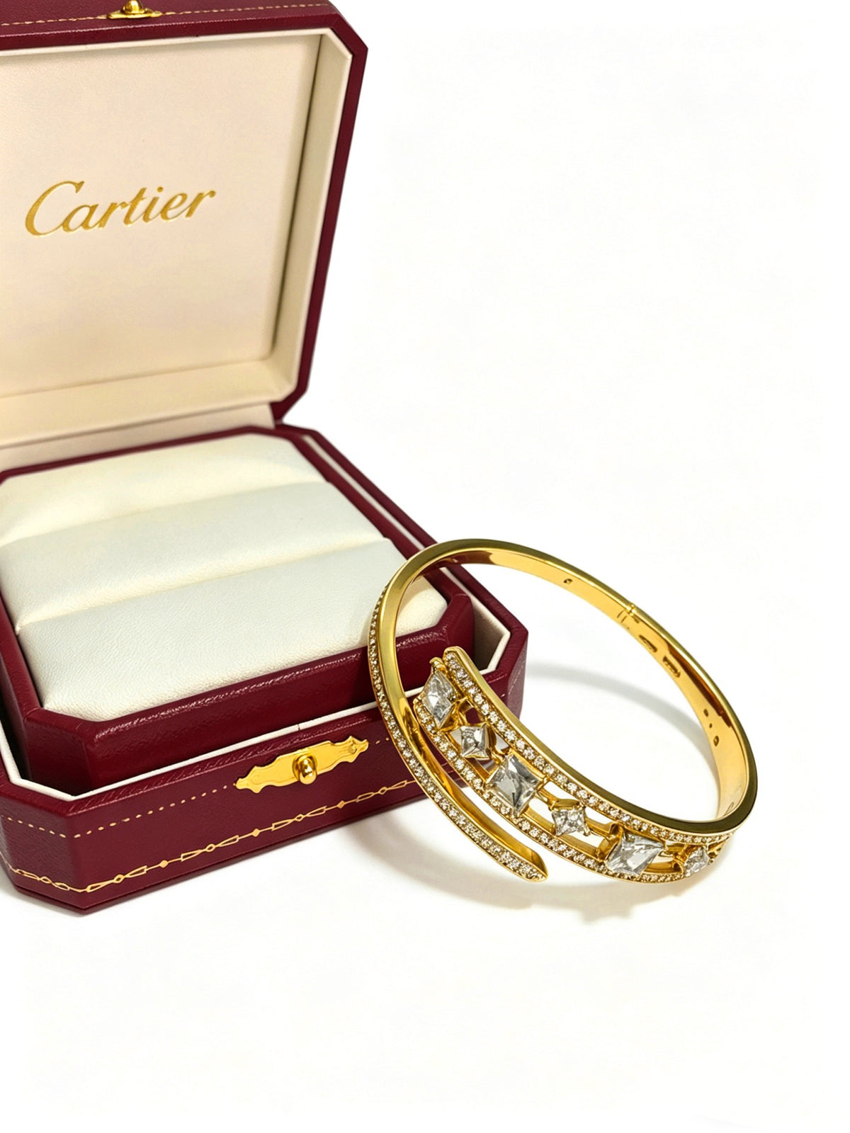 Sculptural Statement Bracelet in Gold-Tone – Design 158 detail view