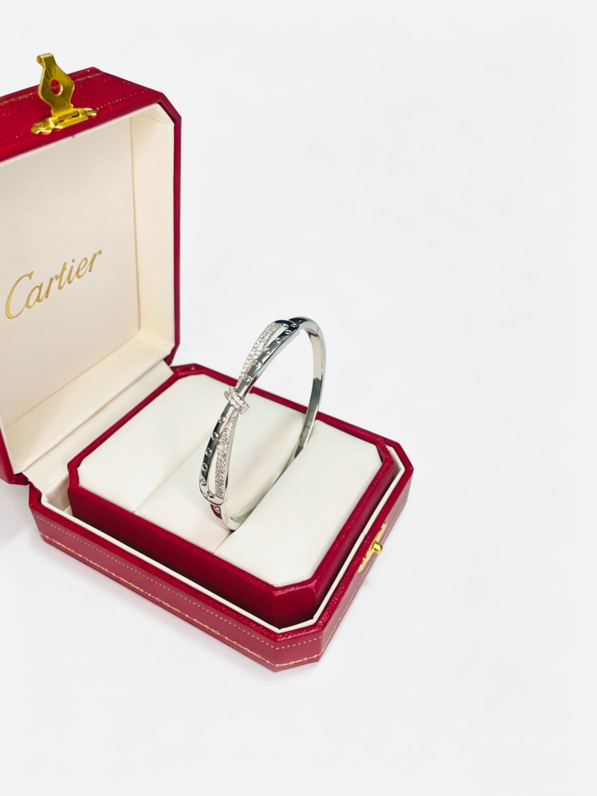 Sculptural Statement Bracelet in Gold-Tone – Design 184 detail view