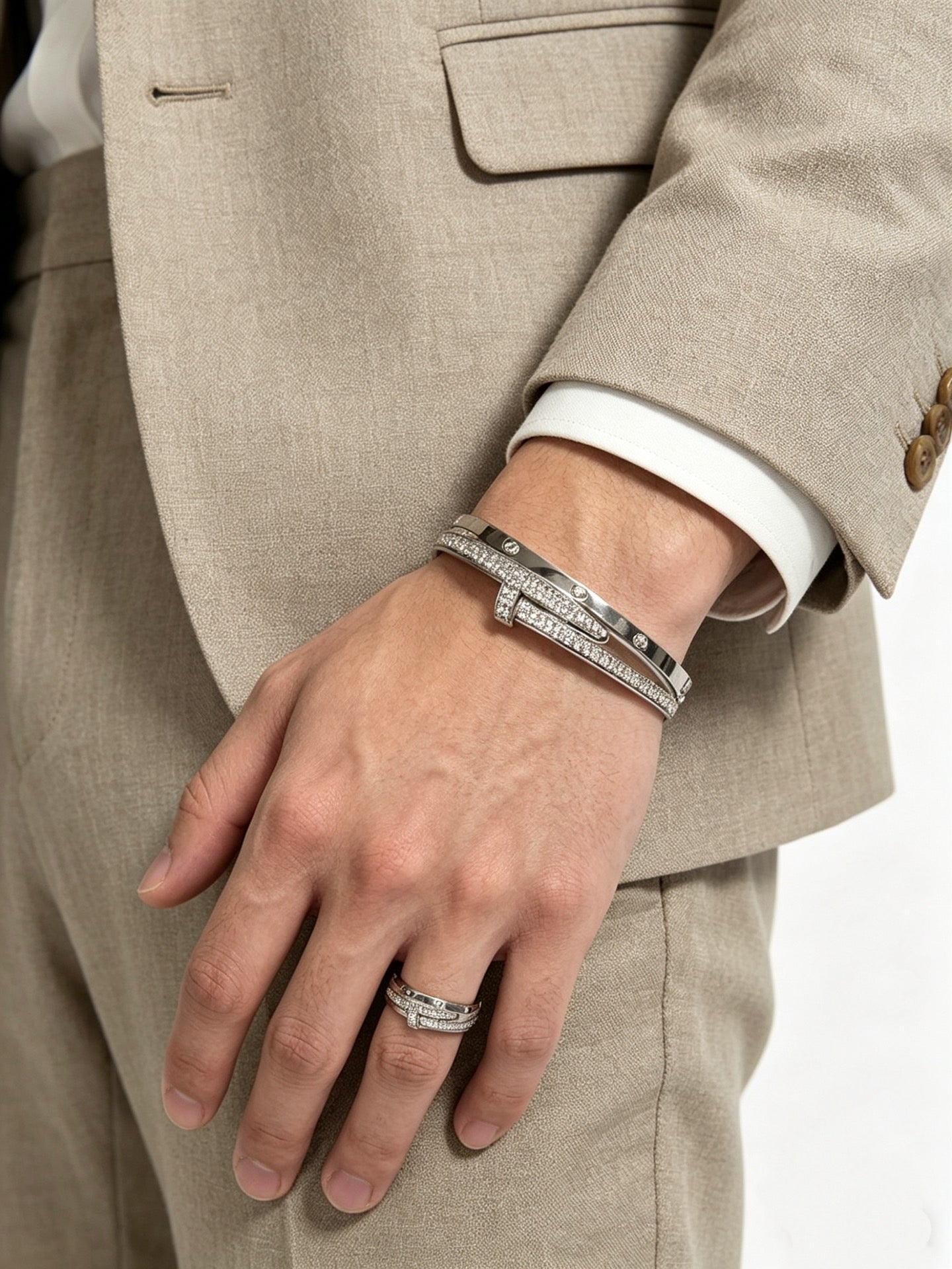 Sculptural Statement Bracelet in Gold-Tone – Design 155 detail view