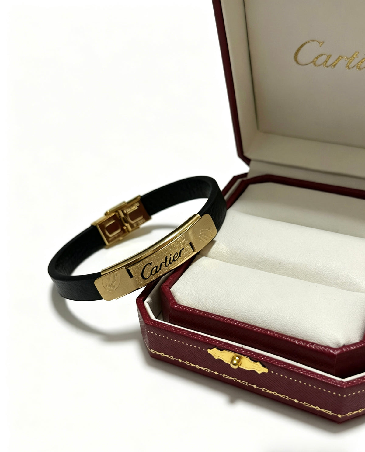 Sculptural Statement Bracelet in Gold-Tone – Design 154 detail view