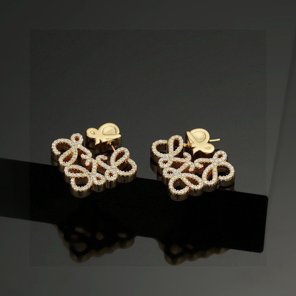 Floral Motif Stud Earrings in Polished Metal-Tone – Design 03 detail view