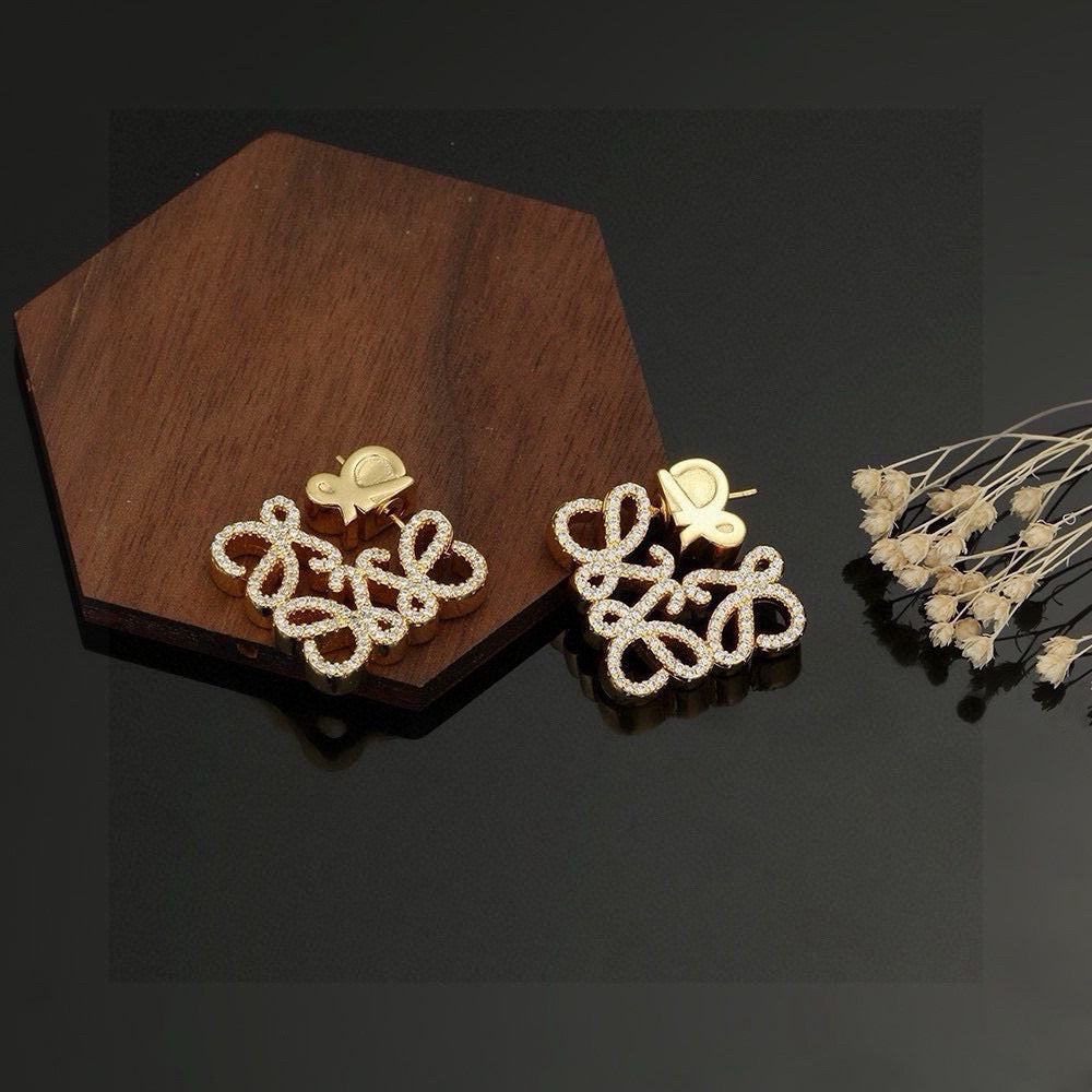 Floral Motif Stud Earrings in Polished Metal-Tone – Design 03 detail view