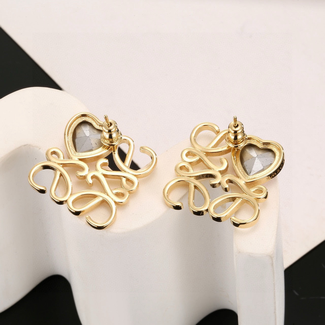 Graphic Emblem Jewelry Accessory in Gold-Tone – Design 04 detail view